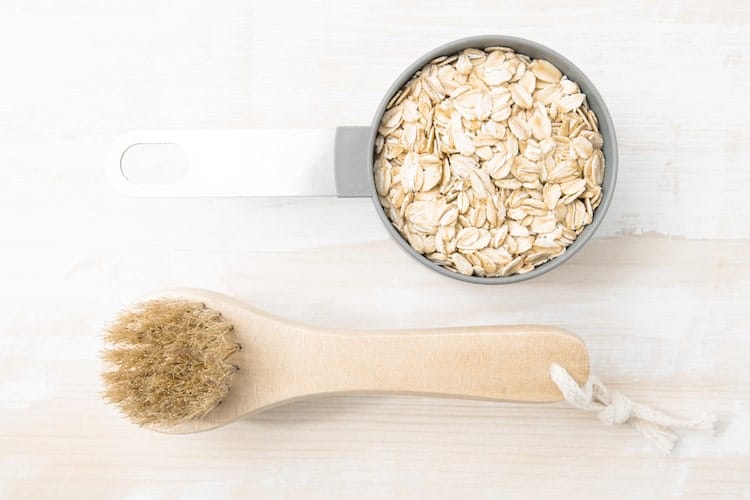 What is oatmeal bath for eczema?